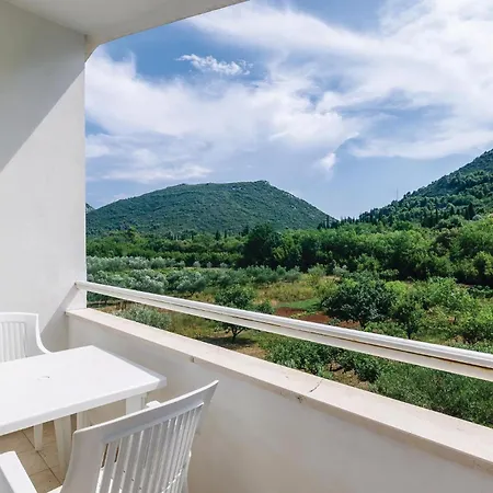 Two-bedroom In Hodilje