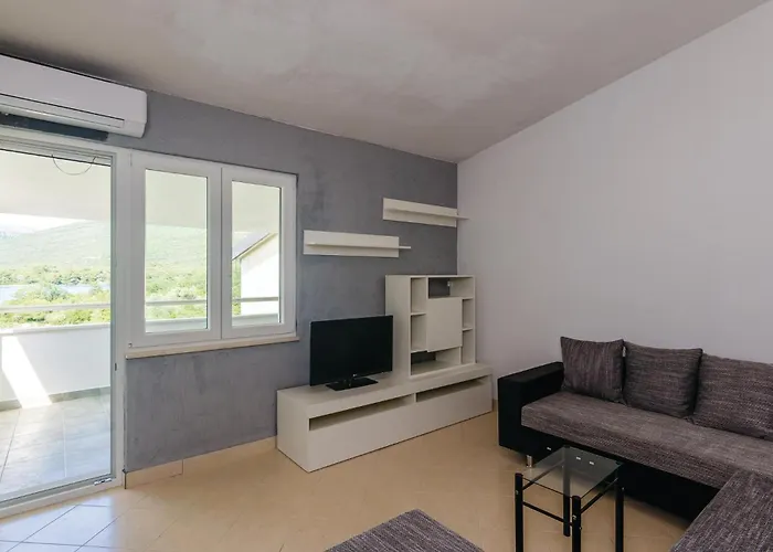 Two-bedroom In Hodilje