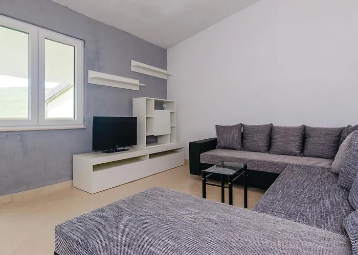 Two-bedroom In Hodilje